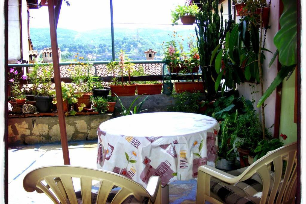 Authentic Guest Stay In The Heart Of Veliko Tarnovo Студио С Изглед Към Царевец Extérieur photo